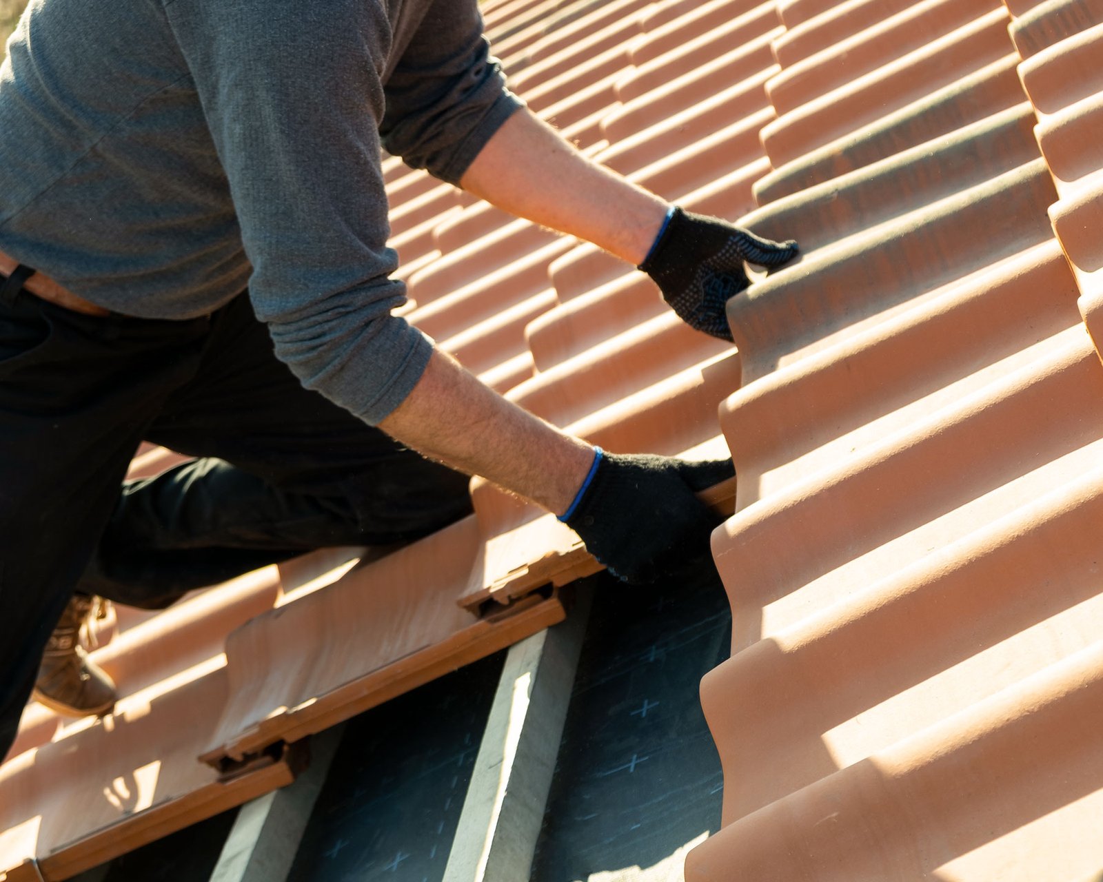 Travaux de zinguerie et finitions de toiture en Ile-de-France